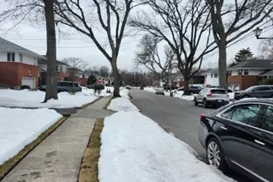 25 Pinetree Rd, Westbury, NY 11590 - Photo 5