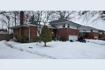 25 Pinetree Road, Westbury, NY 11590 - Photo 3