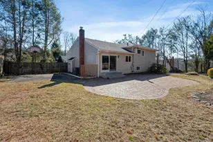 37 Grist Mill Ln, Huntington, NY 11743 - Photo 17