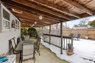 738 Sprague Ave, Franklin Square, NY 11010 - Photo 15