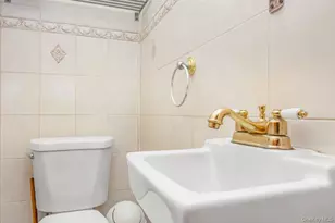 117-37 193rd St, Saint Albans, NY 11412 - Photo 9