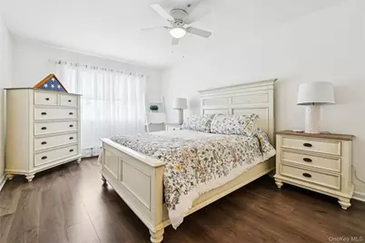 201 Bentley Court E, Saint James, NY 11780 - Photo 13