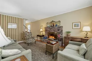 348 Carnation Ave, Floral Park, NY 11001 - Photo 5