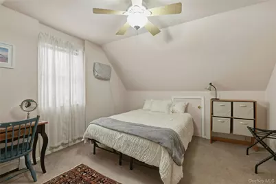 348 Carnation Avenue, Floral Park, NY 11001 - Photo 17