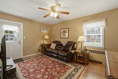 348 Carnation Avenue, Floral Park, NY 11001 - Photo 13