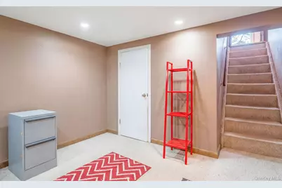 538 Mountain View Avenue, Hurley, NY 12443 - Photo 7