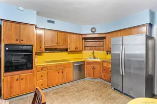 290 Park Hill Ave, Yonkers, NY 10705 - Photo 11