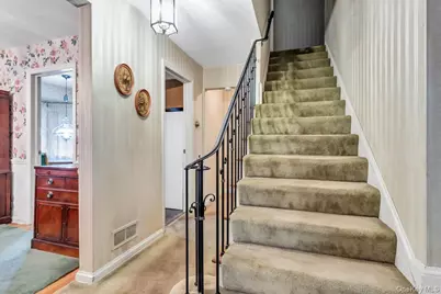 409 Titus Way, East Williston, NY 11596 - Photo 5