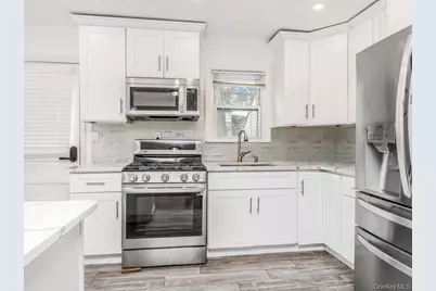 2096 Central Park Avenue, Yonkers, NY 10710 - Photo 3