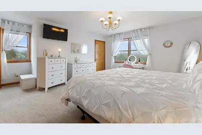 219 Old Mamaroneck Road, White Plains, NY 10605 - Photo 17