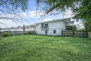 425 Old Courthouse Rd, Manhasset Hills, NY 11040 - Photo 7