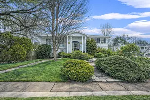 425 Old Courthouse Rd, Manhasset Hills, NY 11040 - Photo 3