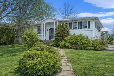 425 Old Courthouse Road, Manhasset Hills, NY 11040 - Photo 1