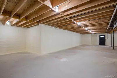 3356 Carrollton Avenue, Wantagh, NY 11793 - Photo 35