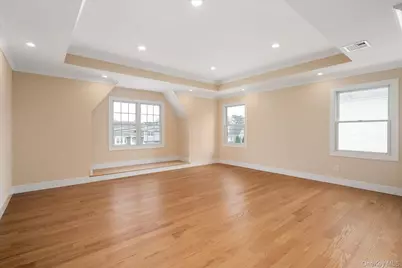 3356 Carrollton Avenue, Wantagh, NY 11793 - Photo 29