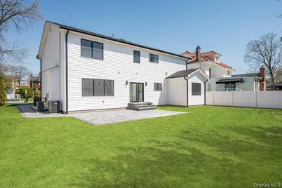 3356 Carrollton Avenue, Wantagh, NY 11793 - Photo 43