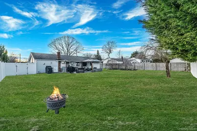 9 Allegheny Drive E, Farmingville, NY 11738 - Photo 29