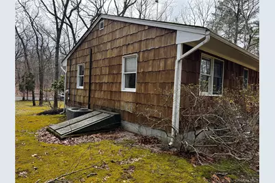 318-B Mill Road, Manorville, NY 11949 - Photo 29