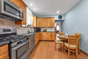 23 Thompson Pl, Lynbrook, NY 11563 - Photo 7