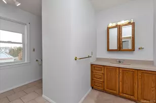 23 Thompson Pl, Lynbrook, NY 11563 - Photo 19