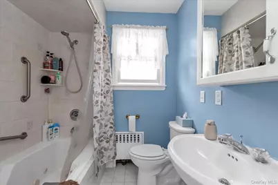 23 Thompson Place, Lynbrook, NY 11563 - Photo 11