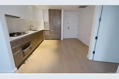 13618 Maple Avenue #10E, Flushing, NY 11355 - Photo 3