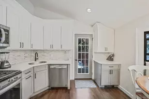 100 Parkside Ave, Miller Place, NY 11764 - Photo 11