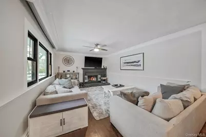 100 Parkside Avenue, Miller Place, NY 11764 - Photo 7