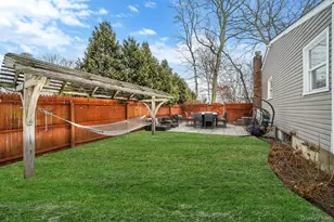 100 Parkside Ave, Miller Place, NY 11764 - Photo 29