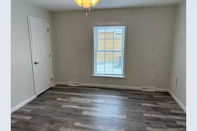 1661-539 Old Country Rd #539, Riverhead, NY 11901 - Photo 7