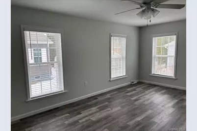 1661-539 Old Country Rd #539, Riverhead, NY 11901 - Photo 11