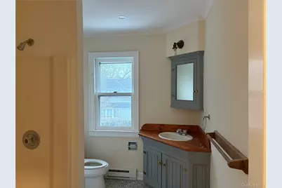 325 Wiggins Street #2nd Floor, Greenport, NY 11944 - Photo 5