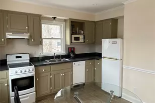 325 Wiggins St, Greenport, NY 11944 - Photo 7