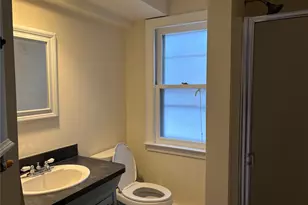 325 Wiggins St, Greenport, NY 11944 - Photo 5