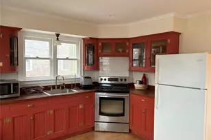 325 Wiggins St, Greenport, NY 11944 - Photo 7