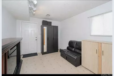 212 Ilyssa Way, New York, NY 10312 - Photo 15