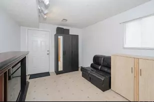 212 Ilyssa Way, New York, NY 10312 - Photo 15