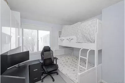 212 Ilyssa Way, New York, NY 10312 - Photo 11