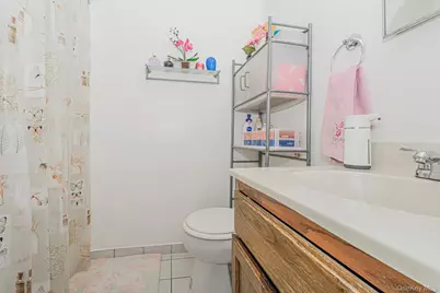 212 Ilyssa Way, New York, NY 10312 - Photo 13