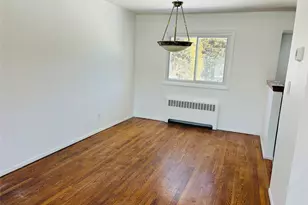 19 Alan Ct, Plainview, NY 11803 - Photo 3