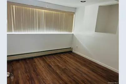 19 Alan Court, Plainview, NY 11803 - Photo 9