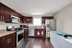 59 Oak St, Amityville, NY 11701 - Photo 9