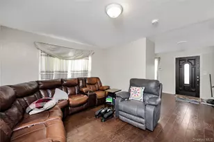 59 Oak St, Amityville, NY 11701 - Photo 3