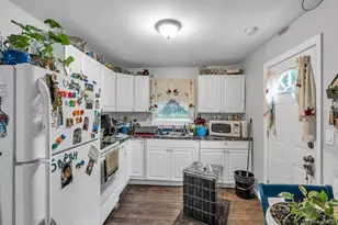 13 Carr Ln, Medford, NY 11763 - Photo 9