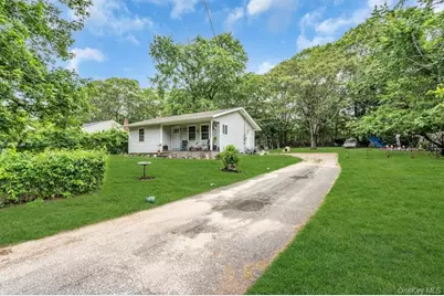 13 Carr Lane, Medford, NY 11763 - Photo 3