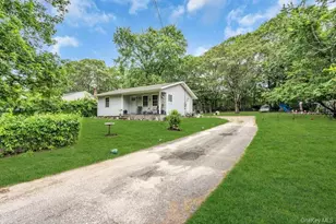 13 Carr Ln, Medford, NY 11763 - Photo 3