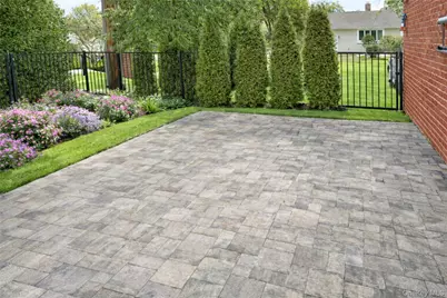 6 Boylston Street, Garden City, NY 11530 - Photo 19