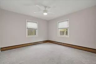 25 Peacock Ln, Levittown, NY 11756 - Photo 11