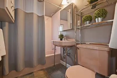 25 Peacock Lane, Levittown, NY 11756 - Photo 17