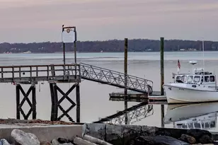 131 Fleets Cove Rd, Huntington, NY 11743 - Photo 39